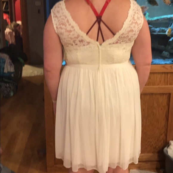 Wedding Dress Size 18 - Picture 3 of 3